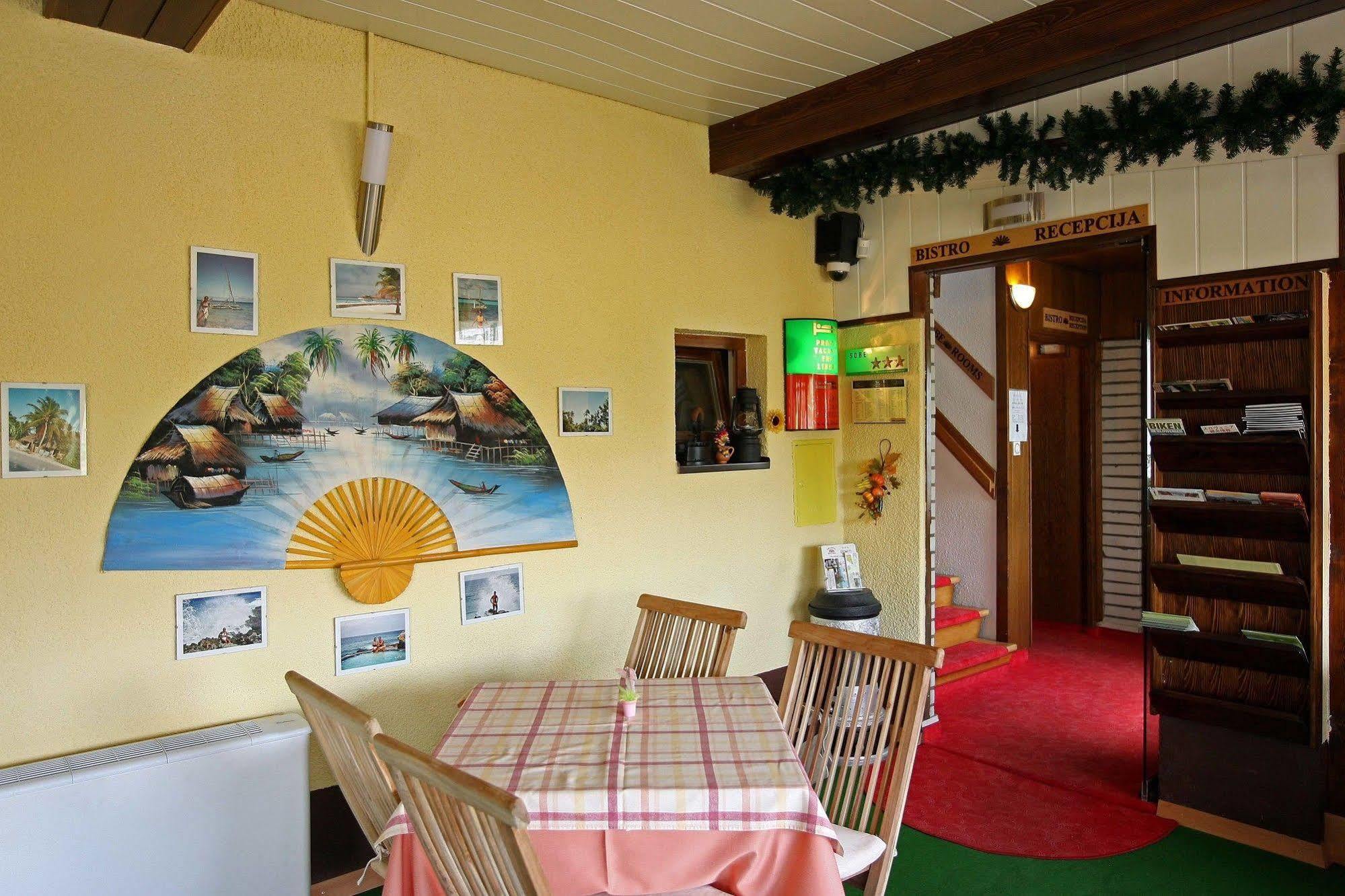 Pri Ancki B&B Ljubljana Suburbs Medvode Restaurante foto